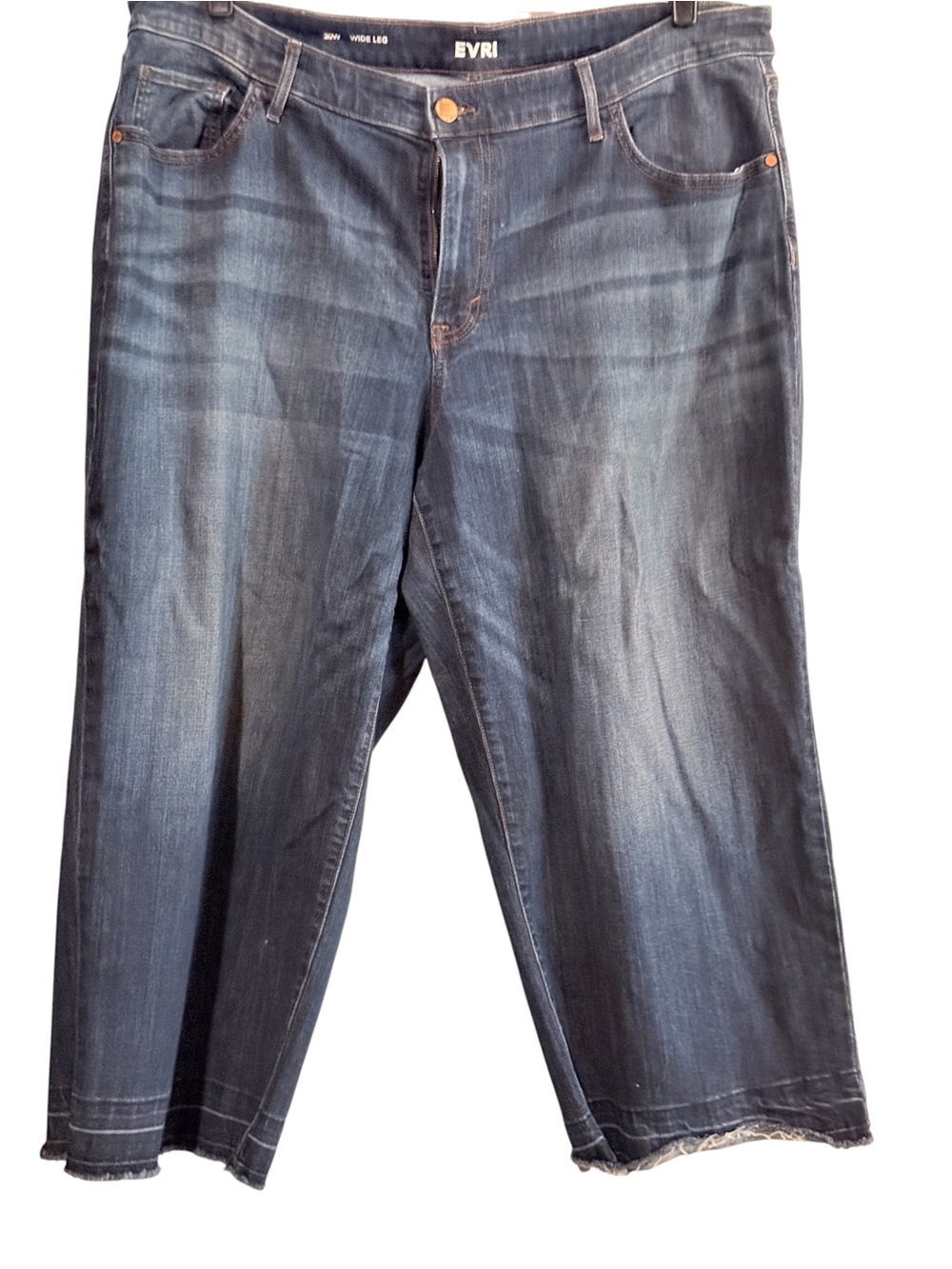 EVRI women’s Washed Blue Relaxed Fit cropped raw hem Jeans